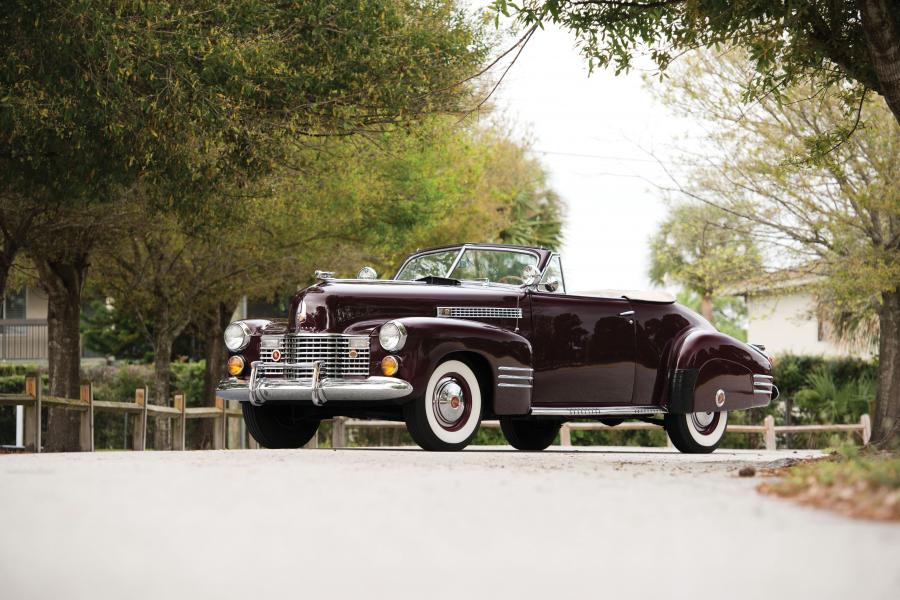  Cadillac Series 62 Convertible Coupe Deluxe (41-6267D) 1941 года  (фото 1 из 44)